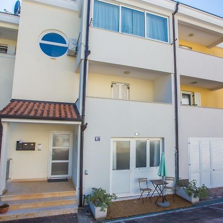 Apartment Belisima Porec Bagian luar foto
